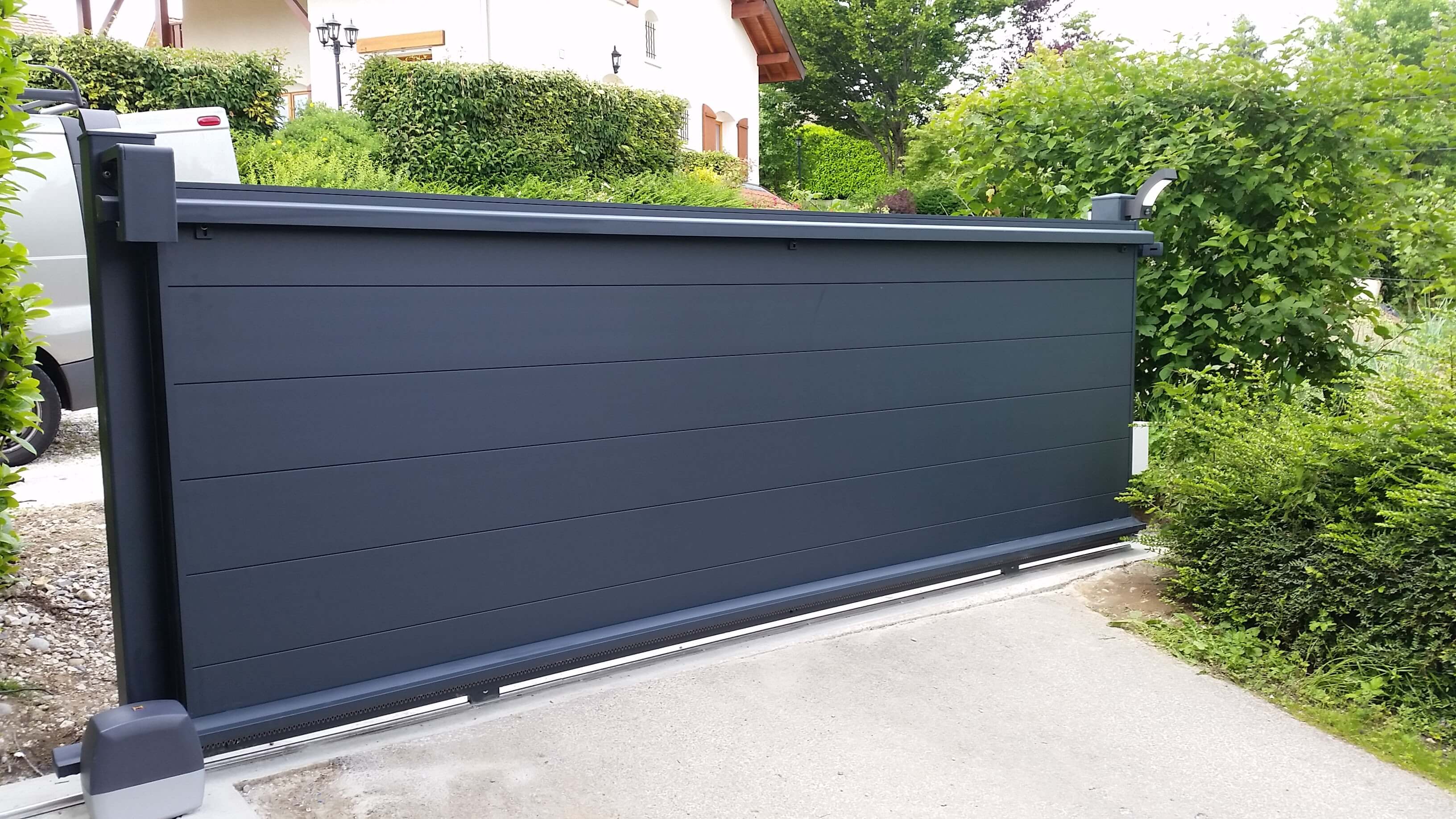 Pose de portail aluminium surmesure en Savoie et HauteSavoie Pose de portail aluminium surmesure en Savoie et HauteSavoie
